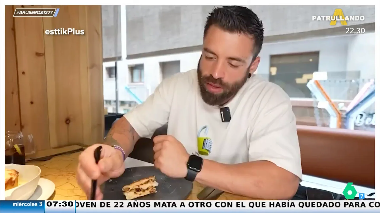 El youtuber Esttik visita 'Hincha', el restaurante de Leo Messi: "Casi me cuesta un riñón" El youtuber Esttik visita 'Hincha', el restaurante de Leo Messi: "Casi me cuesta un riñón"