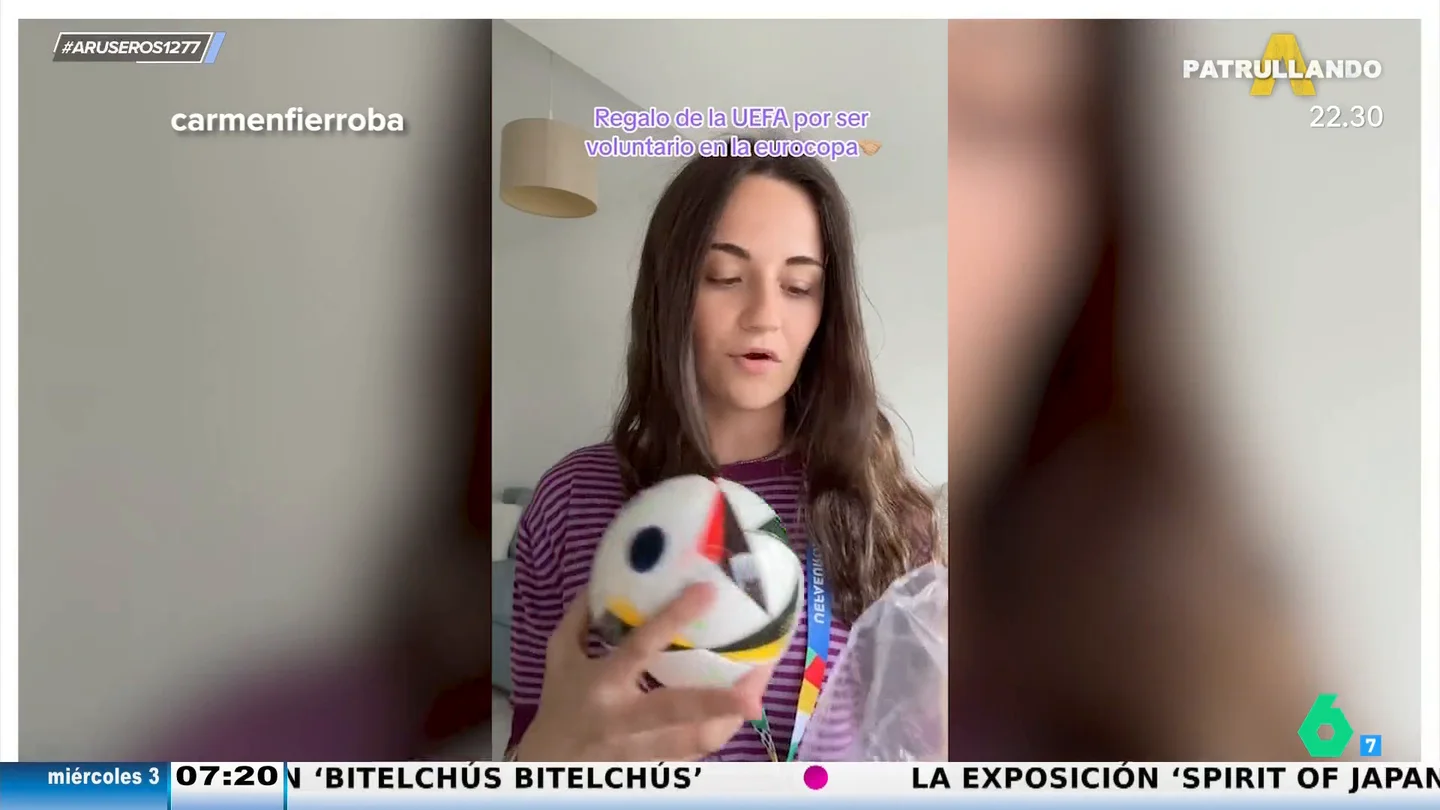 Alfonso Arús, sobre los regalos que da la UEFA por ser voluntario en los partidos de la Eurocopa: "No llegan a 15 euros" Alfonso Arús, sobre los regalos que da la UEFA por ser voluntario en los partidos de la Eurocopa: "No llegan a 15 euros"