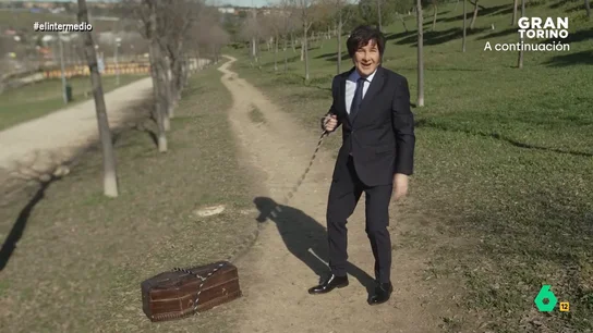 Así fue la transformación de Joaquín Reyes en Javier Milei "¡Hola, zurdos de mierda!", arrancaba 'Javier Milei' con el acento manchego de Joaquín Reyes en esta entrega de 'Zanguangos' que ahora recupera El Intermedio donde hablaba desde la Casa Rosada o paseaba a su perro muerto.