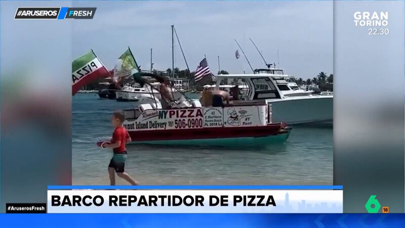 María Moya alucina con la 'pizzeria flotante' que triunfa en Florida: "Antes pediamos mojitos y ahora pizza"
