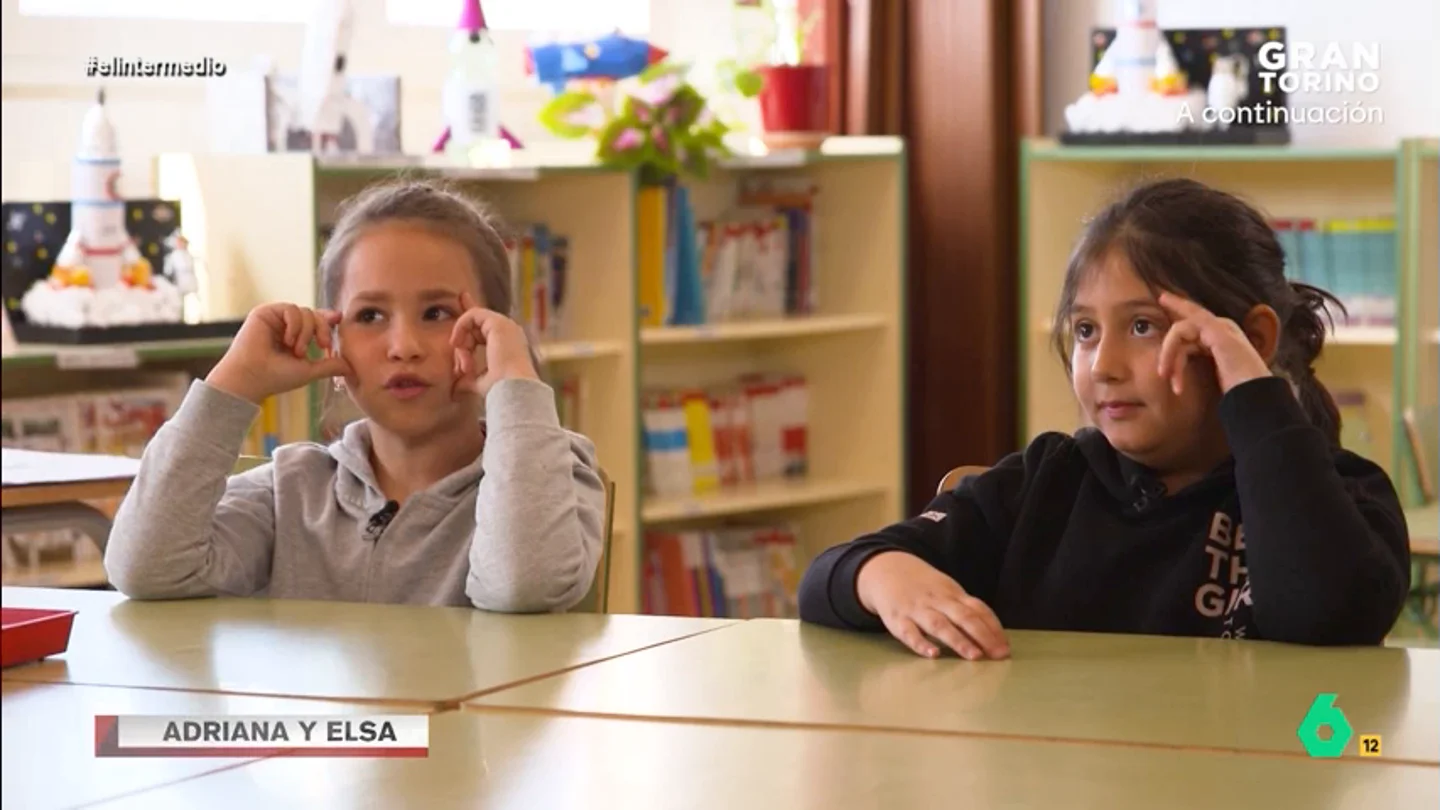 La respuesta de una niña a Thais Villas sobre qué hace falta para tener hijos En un momento, que ahora recupera El Intermedio, Thais Villas preguntaba a los niños y niñas de un colegio sobre tener hijos: ¿Qué edad creen que es buena para ello? ¿Qué consideran que hace falta? Sus divertidas respuestas, en este vídeo.