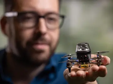 Navegacion de diminutos drones inspirada en las hormigas Navegacion de diminutos drones inspirada en las hormigas