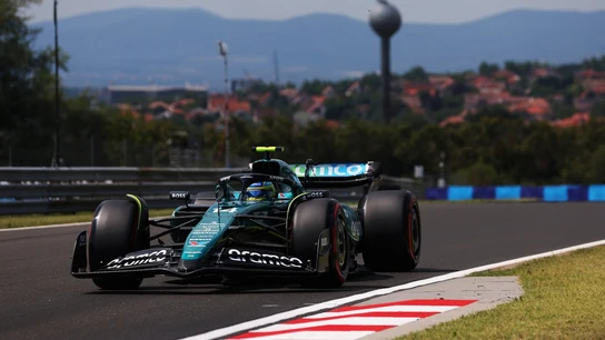 Fernando Alonso, en el Aston Martin Fernando Alonso, en el Aston Martin