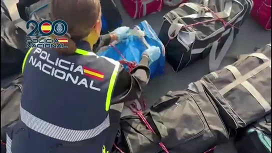 Cae en España y en otros siete países la mayor red de narcoveleros del mundo con 50 detenidos Cae en España y en otros siete países la mayor red de narcoveleros del mundo con 50 detenidos