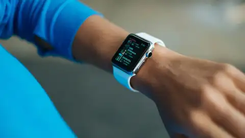 Relojes inteligentes revolucionan el seguimiento del Parkinson Relojes inteligentes revolucionan el seguimiento del Parkinson