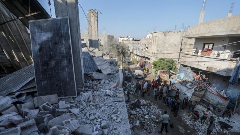 Bloque de edificios destruidos tras un ataque aéreo israelí en el barrio de Al Zwaida, en la Franja de Gaza