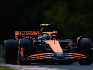 Lando Norris lanza un aviso con el mejor tiempo del viernes en Hungría para McLaren