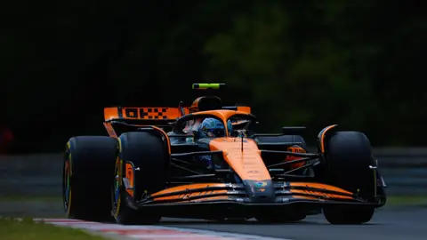 Lando Norris lanza un aviso con el mejor tiempo del viernes en Hungría para McLaren Lando Norris lanza un aviso con el mejor tiempo del viernes en Hungría para McLaren