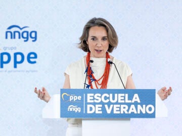 La secretaria general del PP, Cuca Gamarra, interviene la Escuela de Verano de NNGG y del GPP