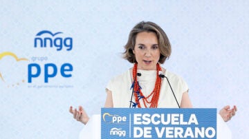 La secretaria general del PP, Cuca Gamarra, interviene la Escuela de Verano de NNGG y del GPP