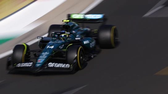 Fernando Alonso, con el Aston Martin Fernando Alonso, con el Aston Martin