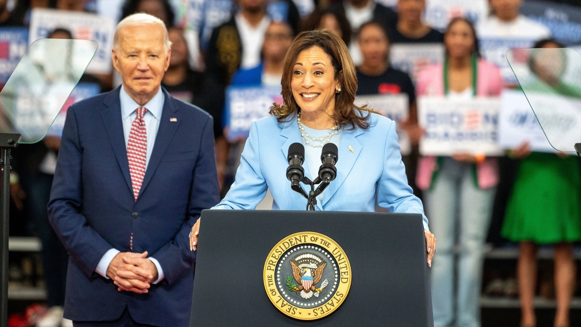 Aumenta la presión sobre un Biden cada vez más eclipsado por Kamala Harris