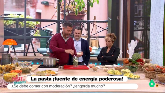 El nutricionista Pablo Ojeda enseña a preparar la salsa perfecta para acompañar la pasta fresca El nutricionista Pablo Ojeda enseña a preparar la salsa perfecta para acompañar la pasta fresca