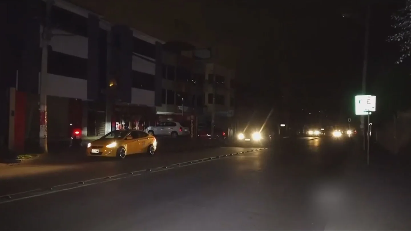 Una calle sin luz en Montenegro Una calle sin luz en Montenegro