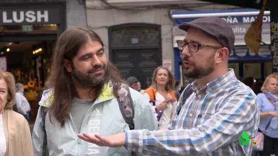 Un hombre reflexiona sobre las rentas altas: "Quien puede pagar una botella de 23.000 euros puede pagar más impuestos" Un hombre reflexiona sobre las rentas altas: "Quien puede pagar una botella de 23.000 euros puede pagar más impuestos"