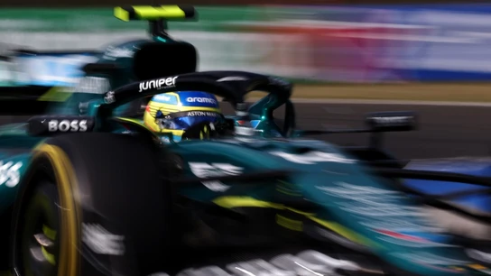 Fernando Alonso, con el Aston Martin Fernando Alonso, con el Aston Martin