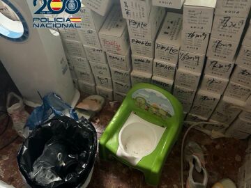 Liberan a una mujer encerrada por su padre en condiciones insalubres en una habitación en Madrid