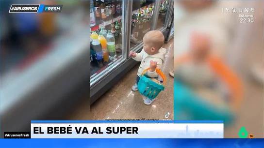 Un niño de lo más independiente: este pequeño hace la compra y paga solo en el supermercado Un niño de lo más independiente: este pequeño hace la compra y paga solo en el supermercado
