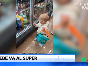 Un niño de lo más independiente: este pequeño hace la compra y paga solo en el supermercado