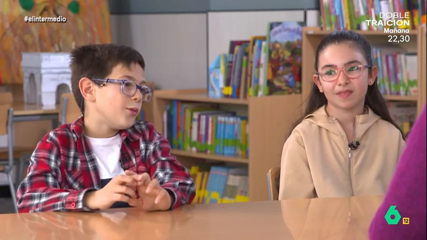 Los niños le cuentan a la reportera cuál es su relación con el deporte. ¿Les gusta? ¿Cuál es su favorito? ¿Qué opinan de la asignatura de Educación Física? No te lo pierdas en el vídeo principal. 