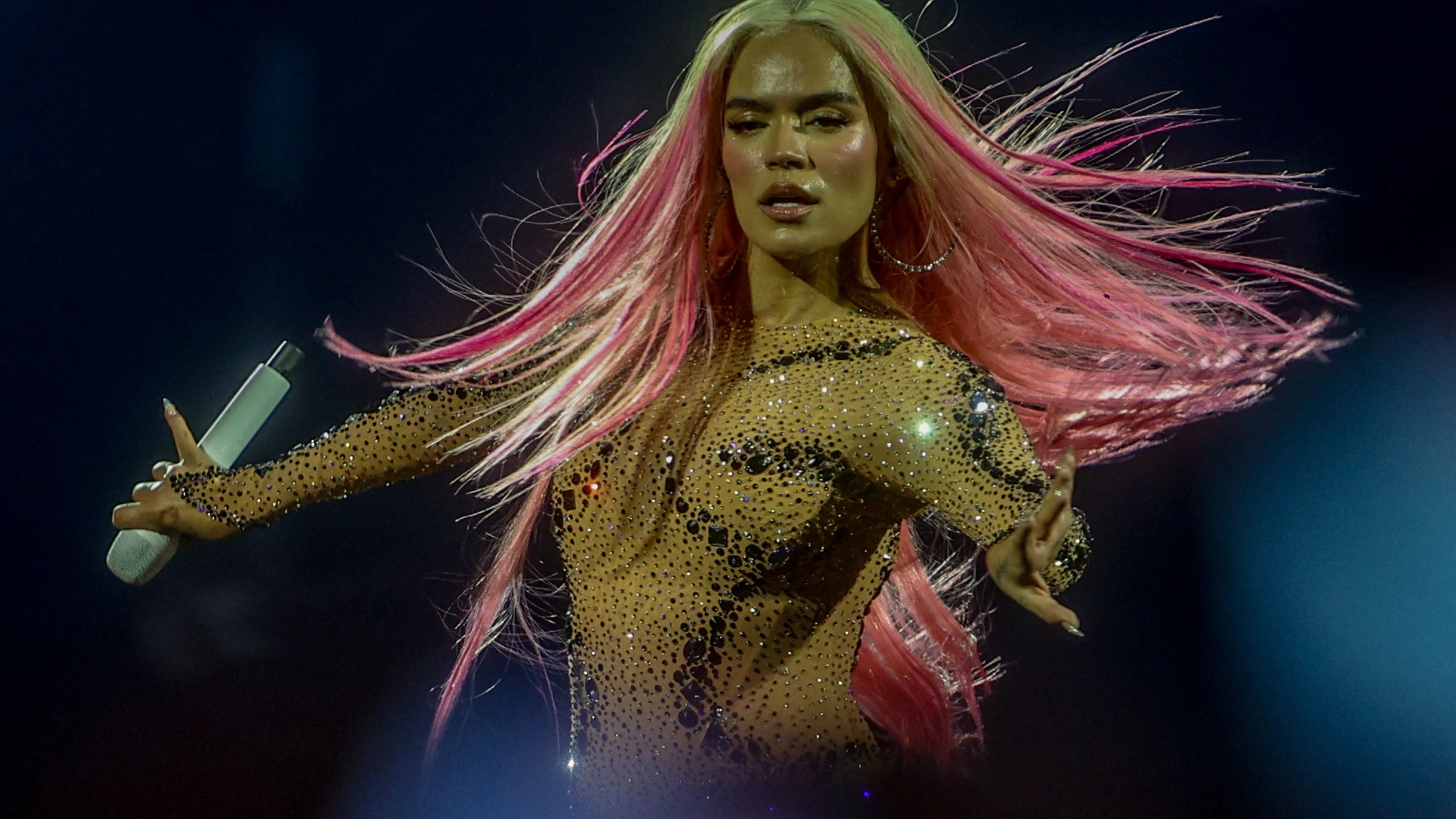 La cantante Karol G durante una actuación, en el Santiago Bernabéu, a 20 de julio de 2024, en Madrid (España).