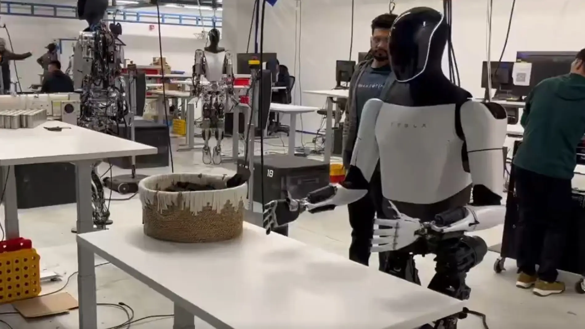 Robot humanoide Optimus Gen 2 Robot humanoide Optimus Gen 2