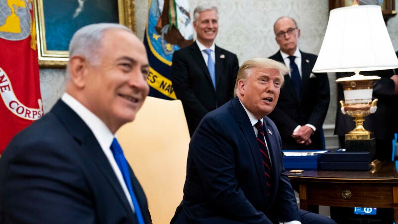 El primer ministro israelí, Benjamin Netanyahu, y el expresidente de EEUU Donald Trump, en una imagen de 2020