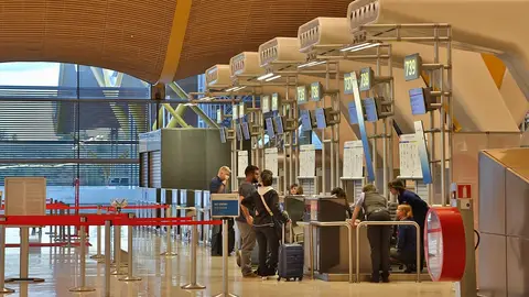 Control de seguridad en el aeropuerto Control de seguridad en el aeropuerto
