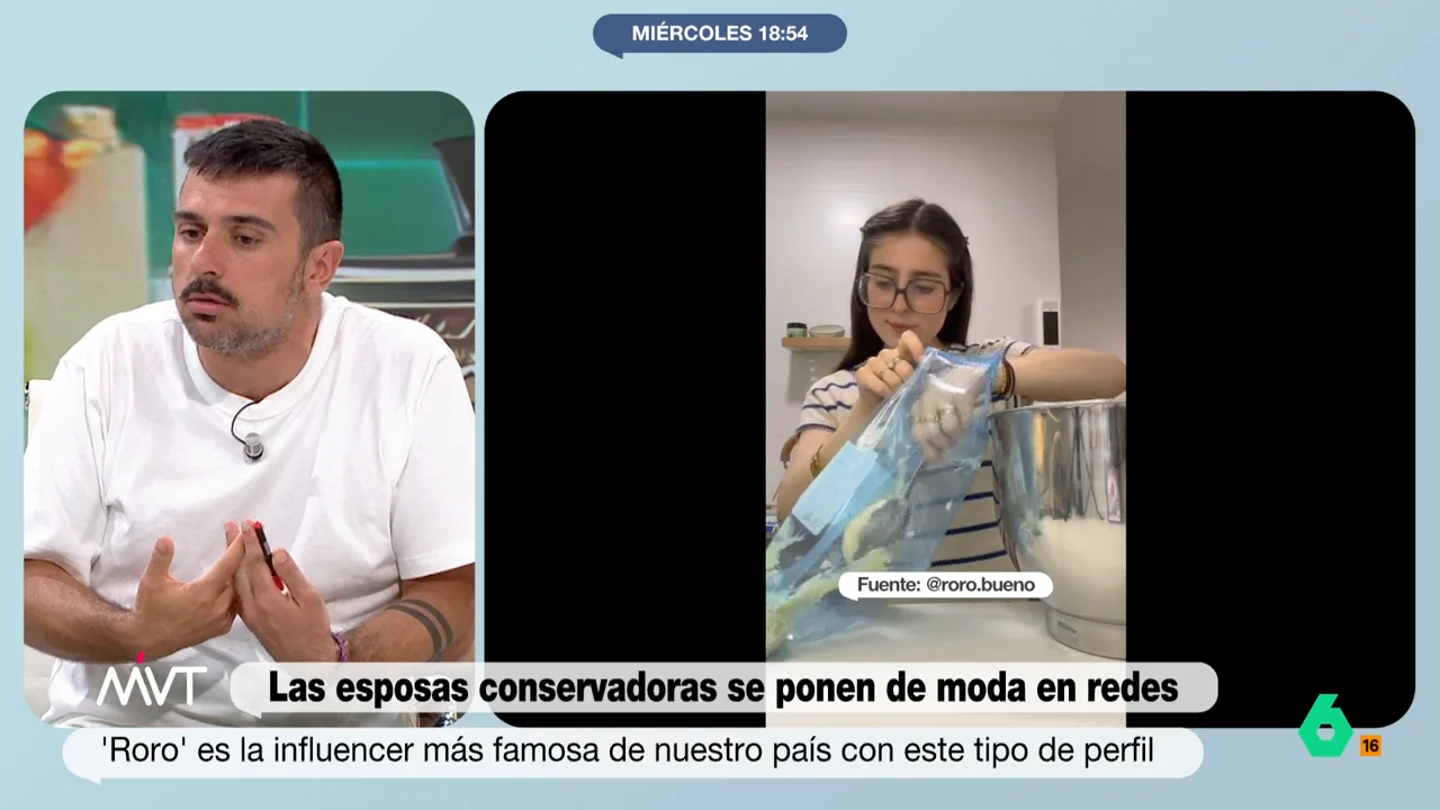 Ramón Espinar reflexiona sobre 'Roro' y el fenómeno 'tradwife' "Lo preocupante es que haya en la gente joven una demanda por falta de horizontes de replicar modelos contra los que se pelearon nuestras abuelas", afirma Ramón Espinar en este vídeo de Más Vale Tarde sobre 'Roro' y las 'tradwives'.