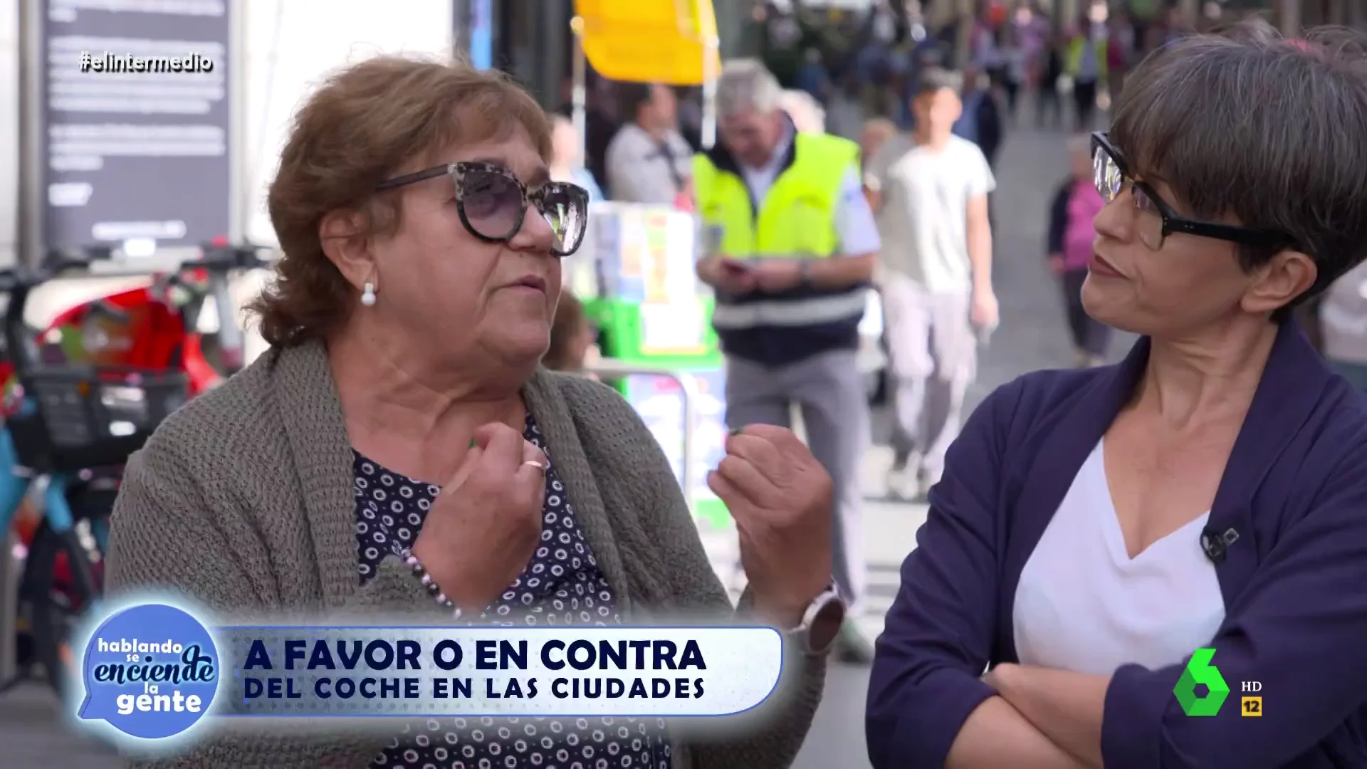 Una señora critica limitar el coche en las ciudades: "Si compras uno no va a ser para tenerlo en el garaje"