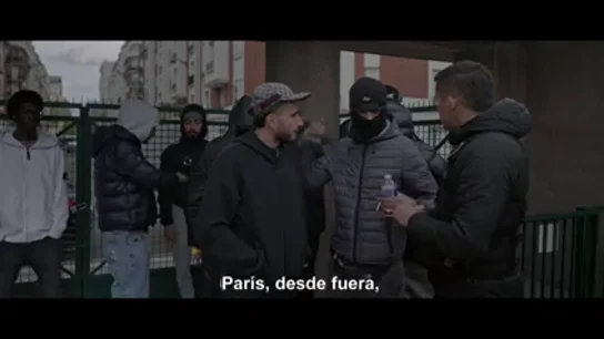 Un joven explica a 'Zazza el italiano' los contrastes de París: "Hay personas muy ricas o muy pobres" Un joven explica a 'Zazza el italiano' los contrastes de París: "Hay personas muy ricas o muy pobres"