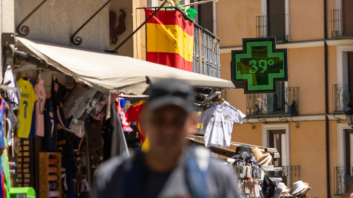 El calor extremo marcará el final de julio: 2024 podría ser el tercer año más cálido desde 1961 Vista de una calle céntrica de Toledo. EFE/Ángeles Visdómine