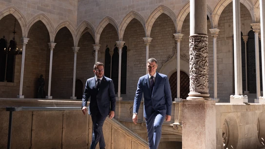 Pere Aragonès y Pedro Sánchez en el Palau de la Generalitat  Pere Aragonès y Pedro Sánchez en el Palau de la Generalitat