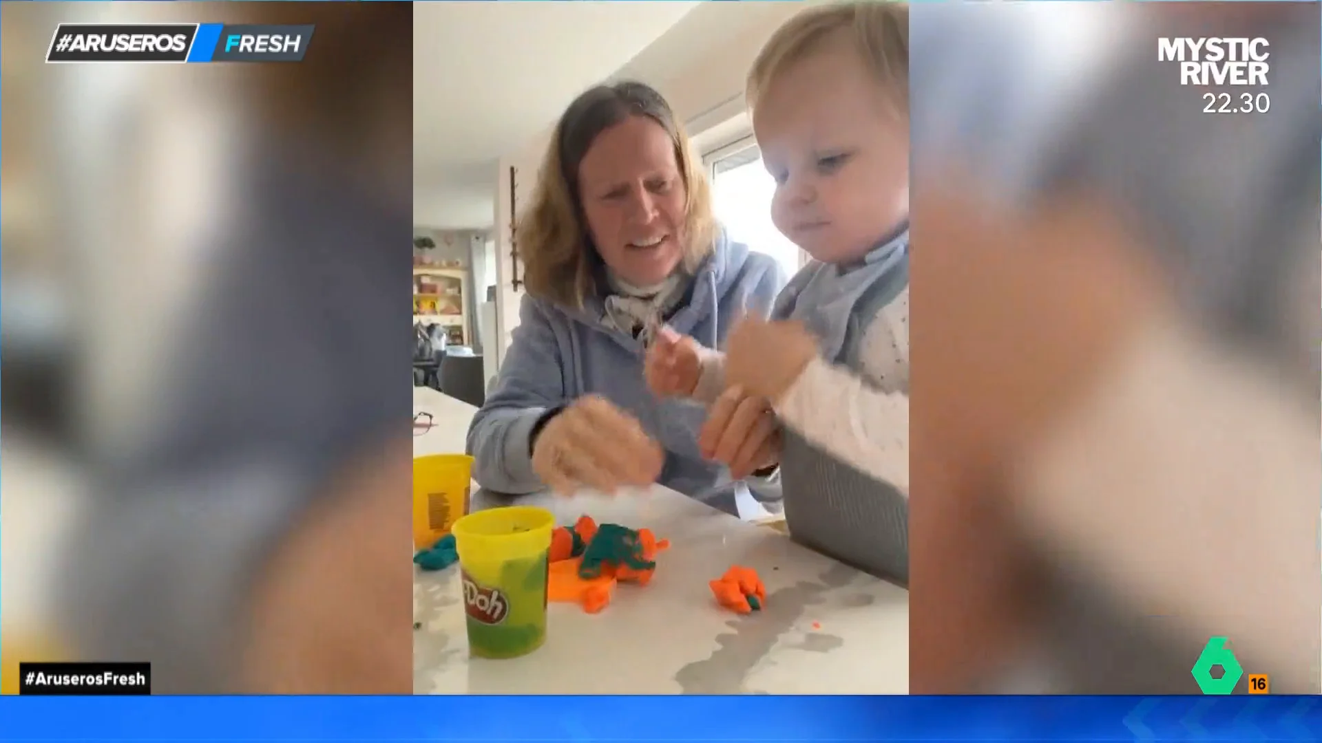 La graciosa reacción de un niño que confunde la plastilina con su merienda