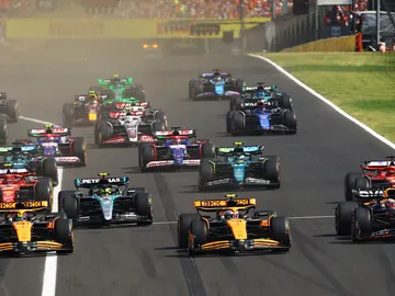 Cinco asientos libres en la Fórmula 1 y el ajedrez de Carlos Sainz Cinco asientos libres en la Fórmula 1 y el ajedrez de Carlos Sainz