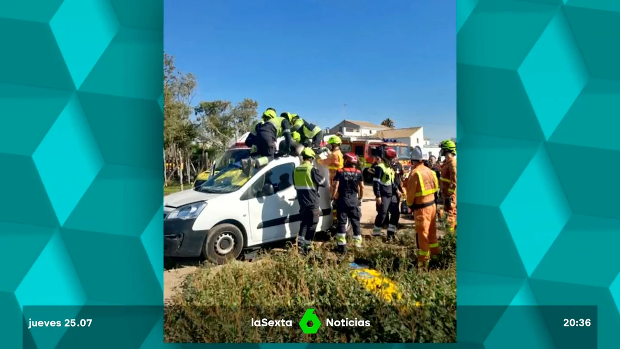 Detienen a un hombre por conducir sin carnet, atropellar a un ciclista y circular con él enganchado en la baca
