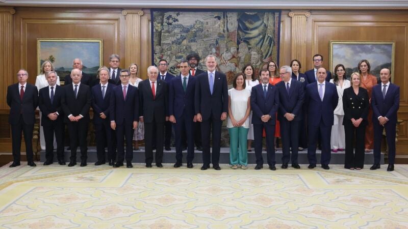 Foto de familia en el acto de toma de posesión de los nuevos 20 vocales del CGPJ este jueves en el Palacio de la Zarzuela.