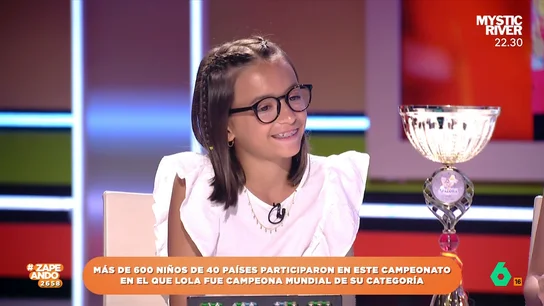 Lola Martínez, una niña de Vigo de solo 10 años, se convierte en la campeona mundial de cálculo mental En la competición participaron 600 niños de 40 países. Su afición por el cálculo mental comenzó después de ver varios vídeos de niños calculando a toda velocidad con un ábaco.