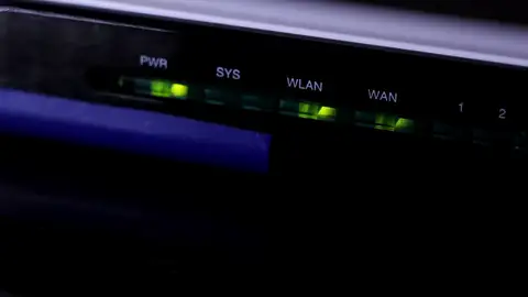 Qué significan las luces traseras de nuestro router y por qué debemos conocer su significado Qué significan las luces traseras de nuestro router y por qué debemos conocer su significado