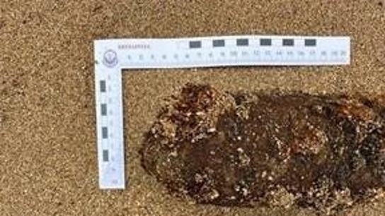 La Ertzaintza desactiva un obús de la Guerra Civil localizado en la playa de Laga, en Ibarrangelu (Vizcaya) Marca del obús encontrado en la playa de Laga (Vizcaya)