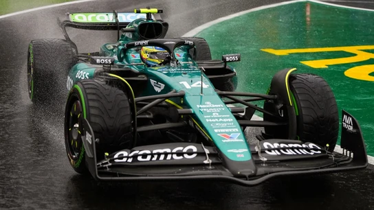 Alonso, con el Aston Martin Alonso, con el Aston Martin