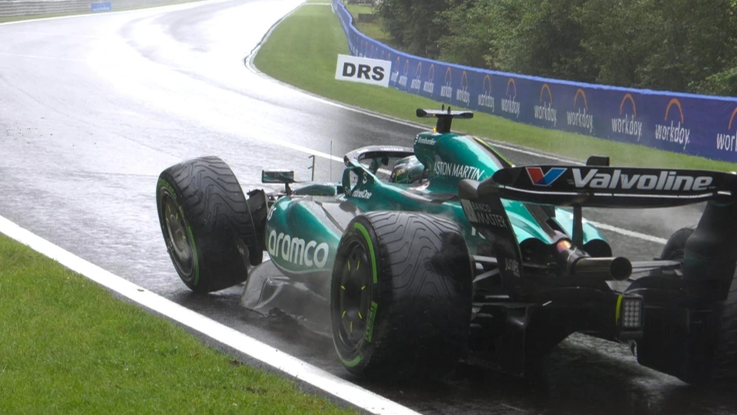 Lance Stroll, con la suspensión rota Lance Stroll, con la suspensión rota