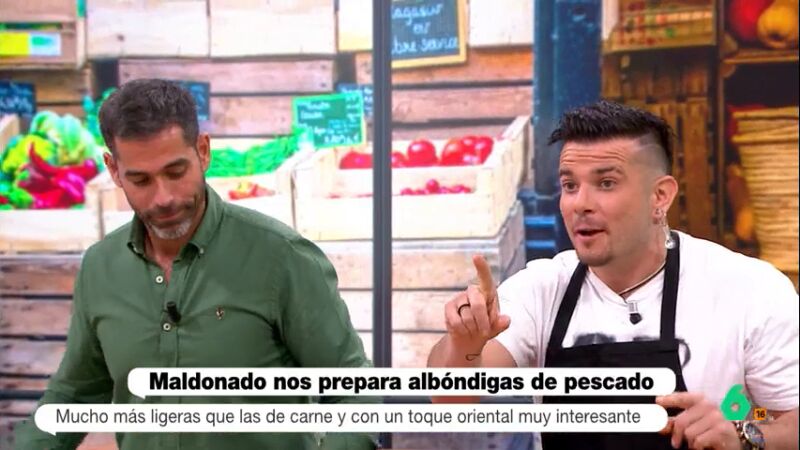 Carlos Maldonado prepara la receta estrella para este verano: albóndigas de pescado al curry