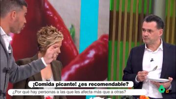 Pablo Ojeda pone en un aprieto a Iñaki López con el picante: "Veo en blanco y negro"