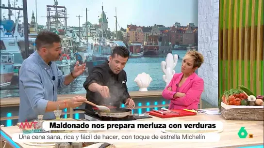 Maldonado y Ojeda cocinan una merluza con verduras rica en vitamina C Maldonado y Ojeda cocinan una merluza con verduras rica en vitamina C