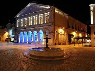 Conservatorio de música de Chateauroux por la noche