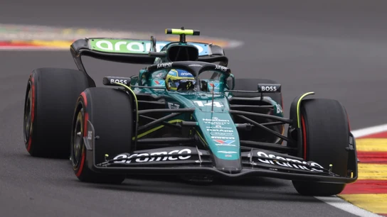 Fernando Alonso, en el Aston Martin Fernando Alonso, en el Aston Martin