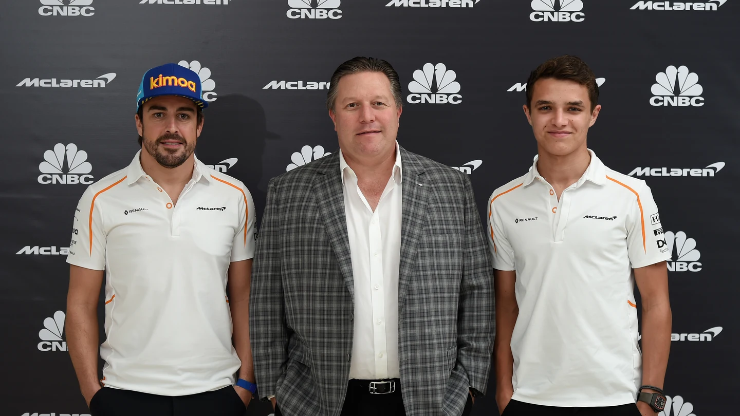 El jefe de McLaren se rinde ante Fernando Alonso: "Es el talento más especial" El jefe de McLaren se rinde ante Fernando Alonso: "Es el talento más especial"