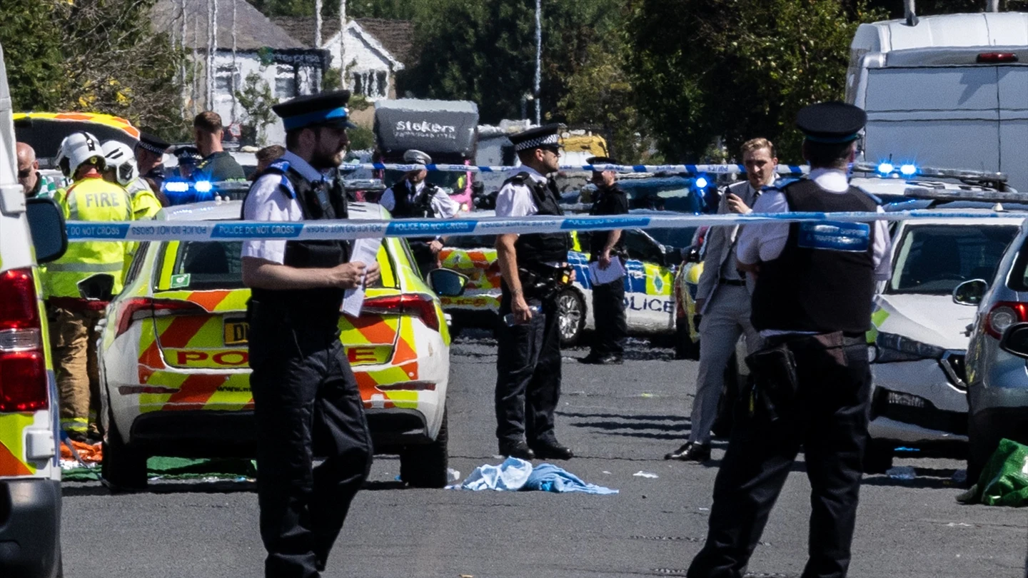 Un apuñalamiento múltiple en Southport (Reino Unido) deja ocho heridos, incluidos niños, y un detenido La policía trabaja en Southport, donde un hombre fue detenido y se incautó un cuchillo después de que varias personas resultaron heridas en un presunto apuñalamiento. Foto: James Speakman/PA Wire/dpa