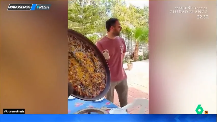 El 'meme' se repite: Una familia se graba enseñando una paella y el 'posado' termina en tragedia